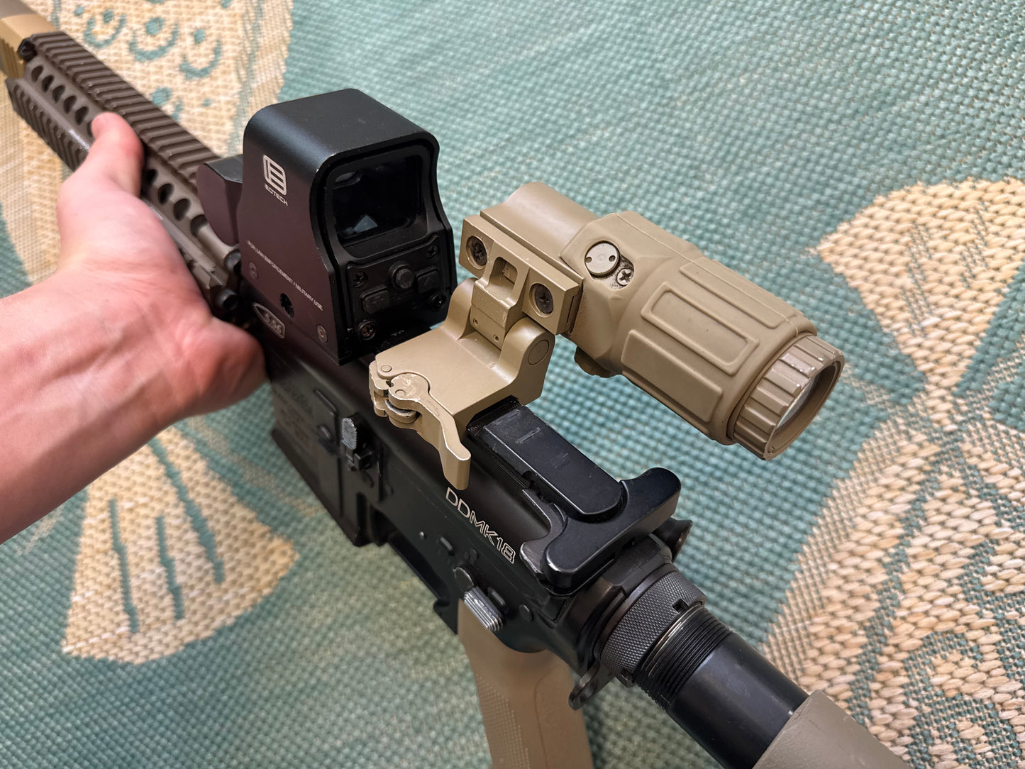 Eotech magnifier and forgrip