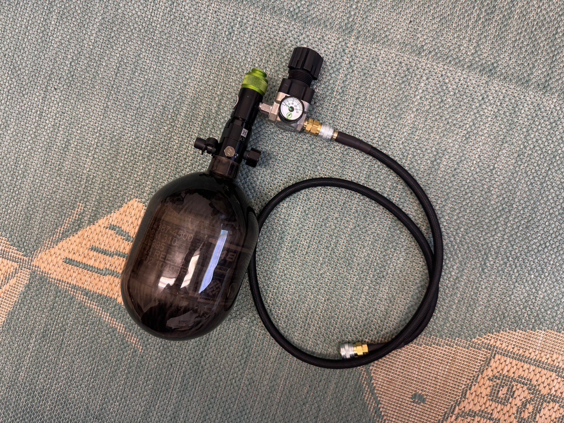 Black Carbon 48/4500 Tank with SLP Regulator and line